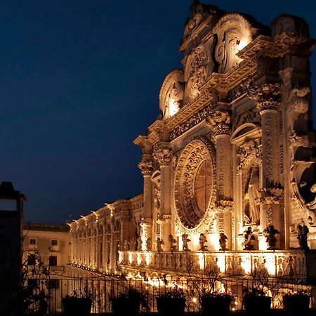 Dei Due Portoni Suite Storica Lecce Exterior foto